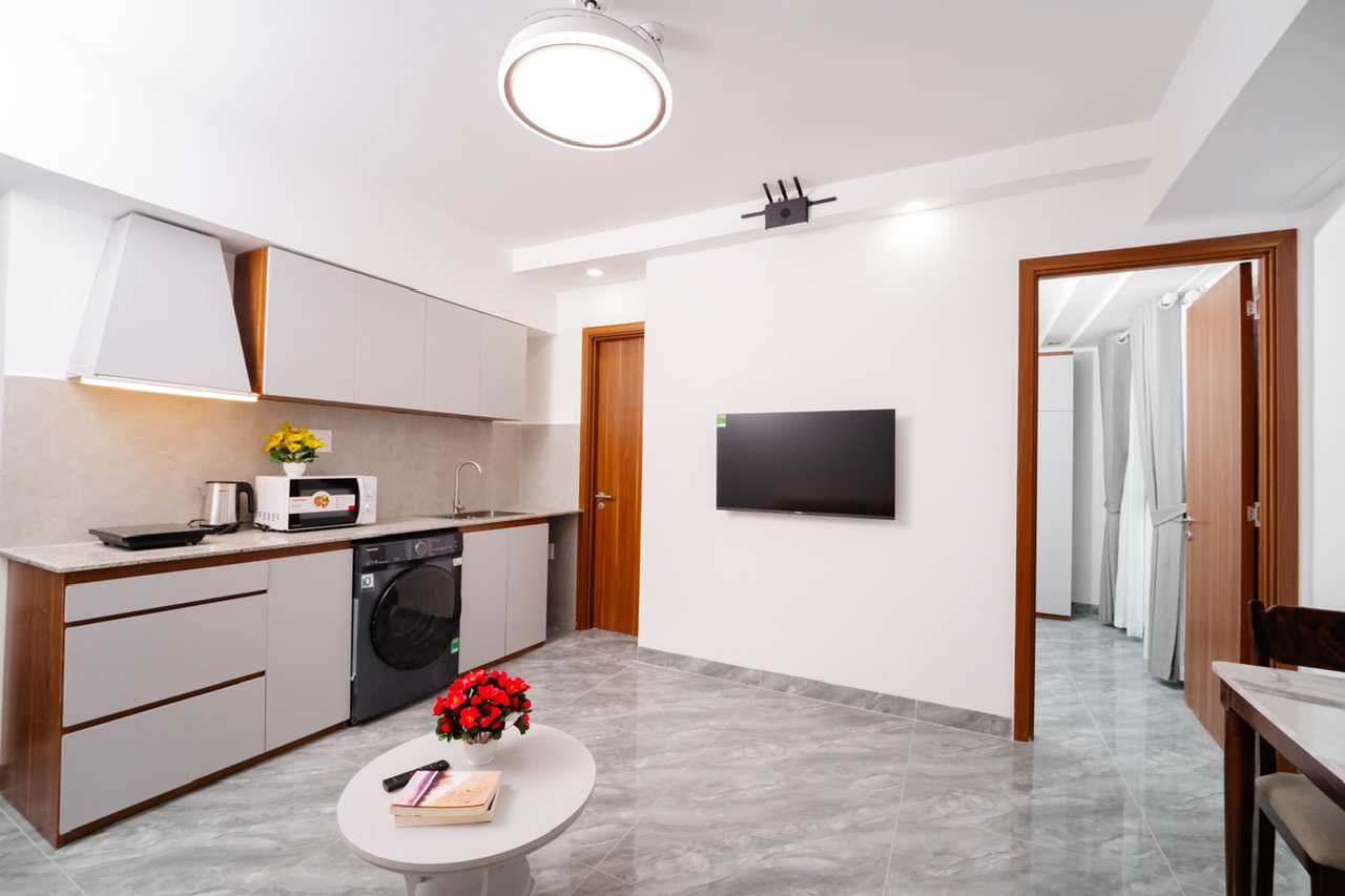 1 bed with rear balcony